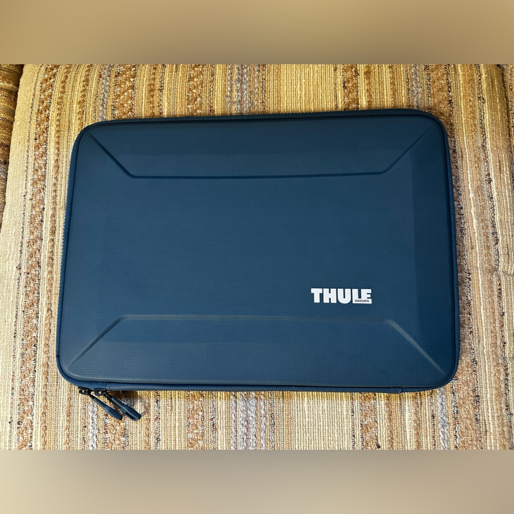 Thule Gauntlet Laptop Case 16”